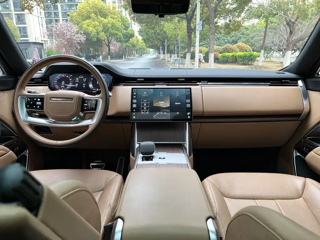 Land Rover Range Rover 2024 3.0 L6 400PS Autobiography Long Wheelbase 2024 - thumbnail 4