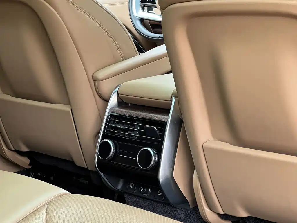 Land Rover Range Rover 2023 3.0 L6 360PS Vogue Edition 2024 - thumbnail 21