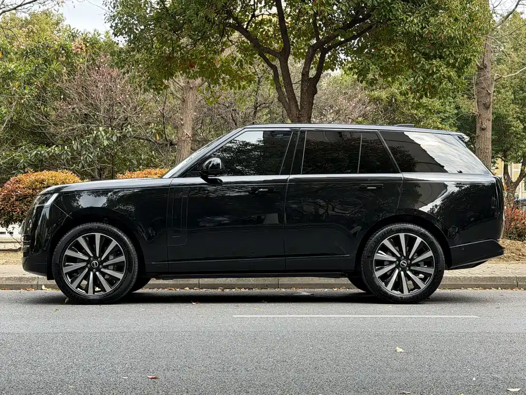 Land Rover Range Rover 2023 3.0 L6 360PS Vogue Edition 2024 - thumbnail 22