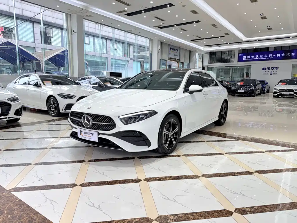Mercedes-Benz Mercedes-Benz A-Class 2023 A 200 L Fashion Edition 2023 - thumbnail 2