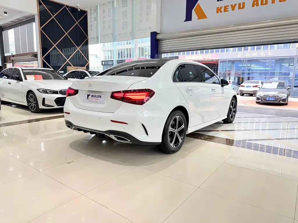 Mercedes-Benz Mercedes-Benz A-Class 2023 A 200 L Fashion Edition 2023 - thumbnail 19