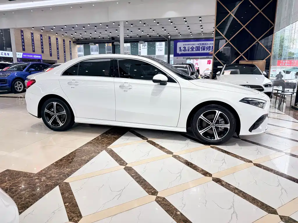 Mercedes-Benz Mercedes-Benz A-Class 2023 A 200 L Fashion Edition 2023 - thumbnail 20