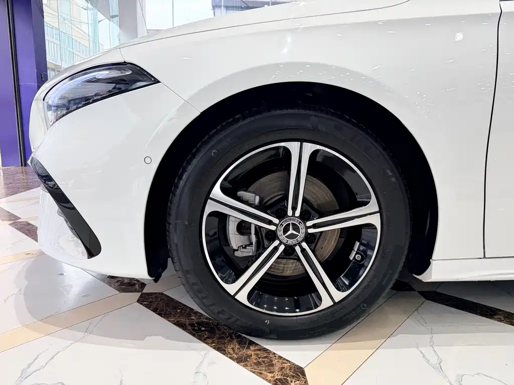 Mercedes-Benz Mercedes-Benz A-Class 2023 A 200 L Fashion Edition 2023 - thumbnail 21