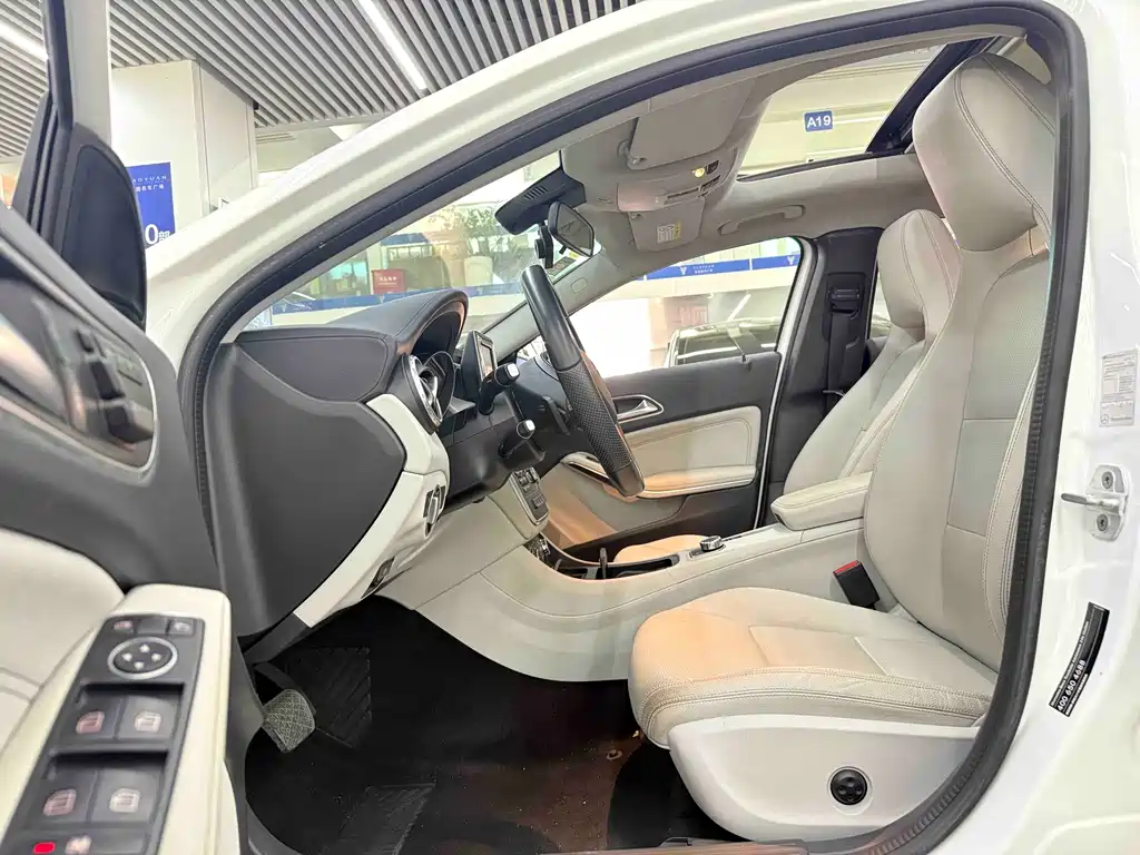 Mercedes-Benz Mercedes-Benz GLA 2015 GLA 200 Style 2015 - thumbnail 8