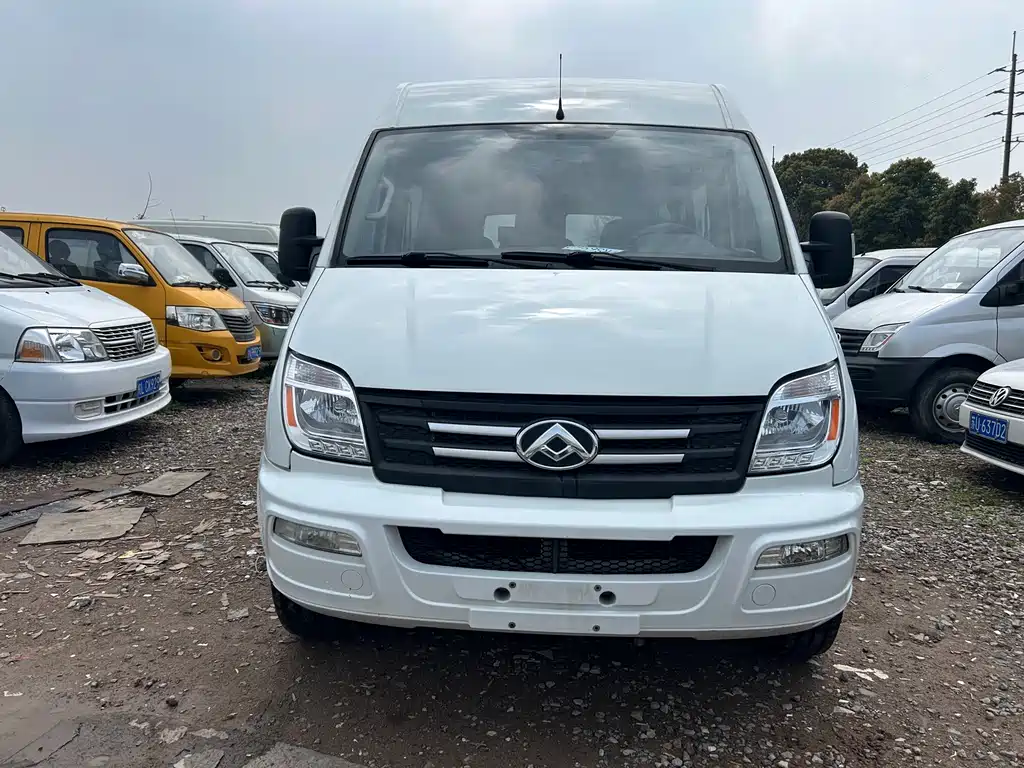 Maxus MAXUS V80 2023 2.0T AMT Classic Aoyuntong Power Version Long Wheelbase Mid Roof 6/7/8/9 Seats 2023 - thumbnail 2