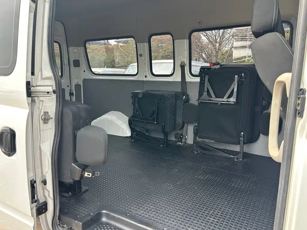 Maxus MAXUS V80 2023 2.0T AMT Classic Aoyuntong Power Version Long Wheelbase Mid Roof 6/7/8/9 Seats 2023 - thumbnail 6