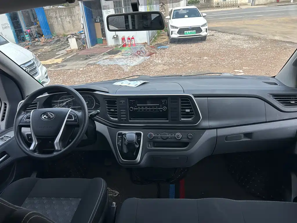 Maxus MAXUS V80 2023 2.0T AMT Classic Aoyuntong Power Version Long Wheelbase Mid Roof 6/7/8/9 Seats 2023 - thumbnail 7