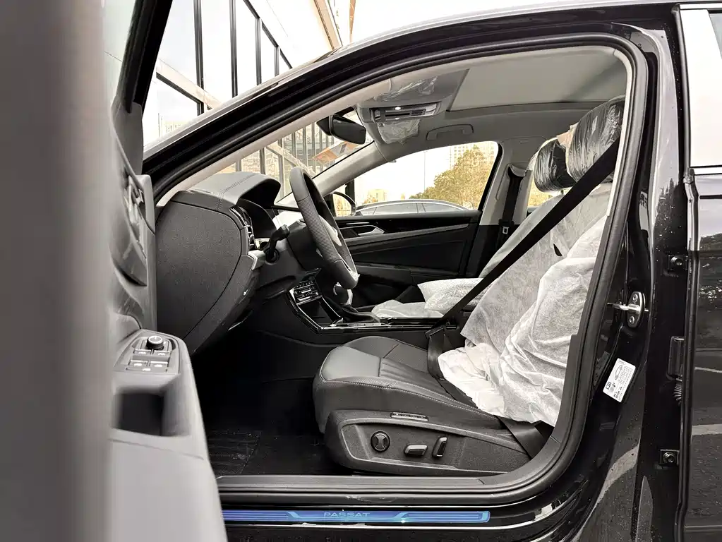 Volkswagen Passat 2026 Model Outstanding 330TSI Elite Starry Sky Edition 2026 - thumbnail 9