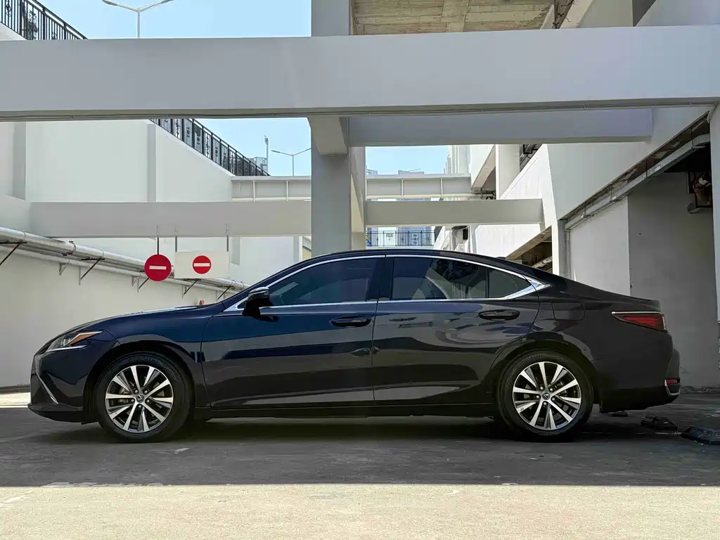 Lexus Lexus ES 2020 200 Excellence Edition 2021 - thumbnail 4