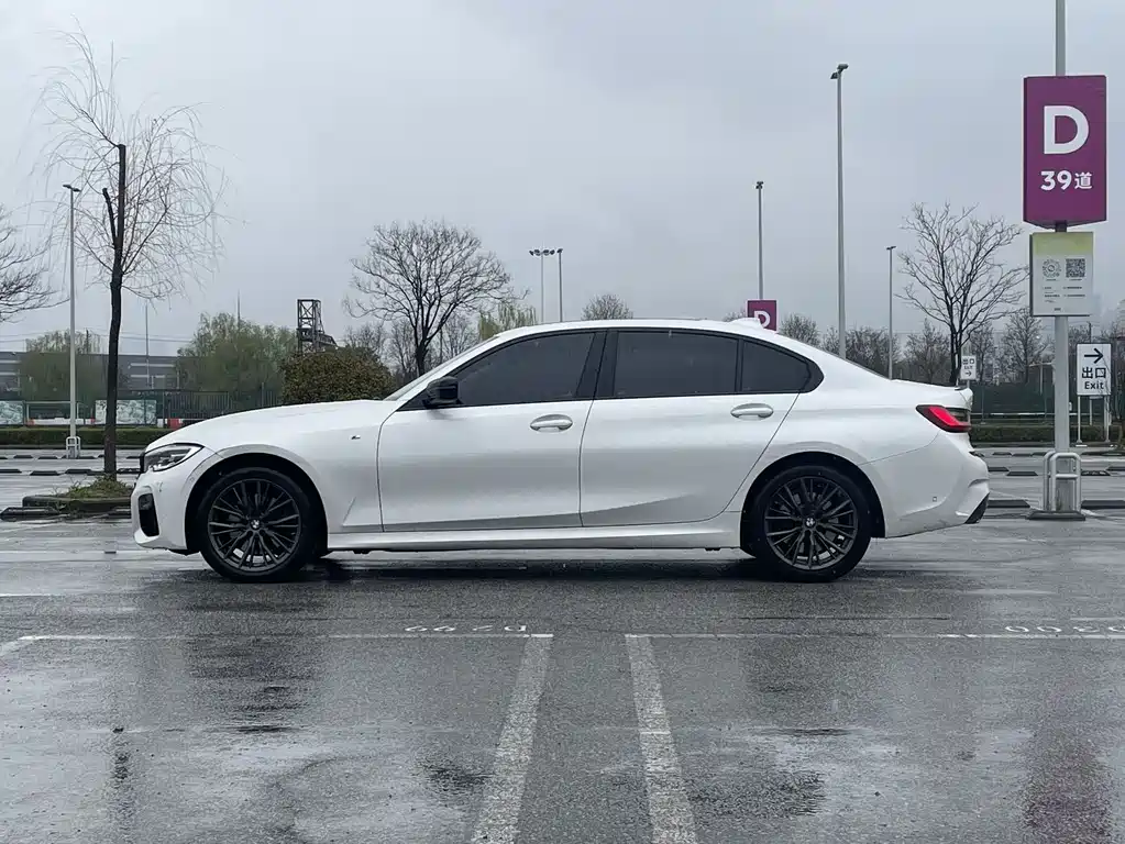 BMW BMW 3 Series 2022 Model Year Facelift 330Li xDrive M Sport Shadow Night Package 2022 - thumbnail 2