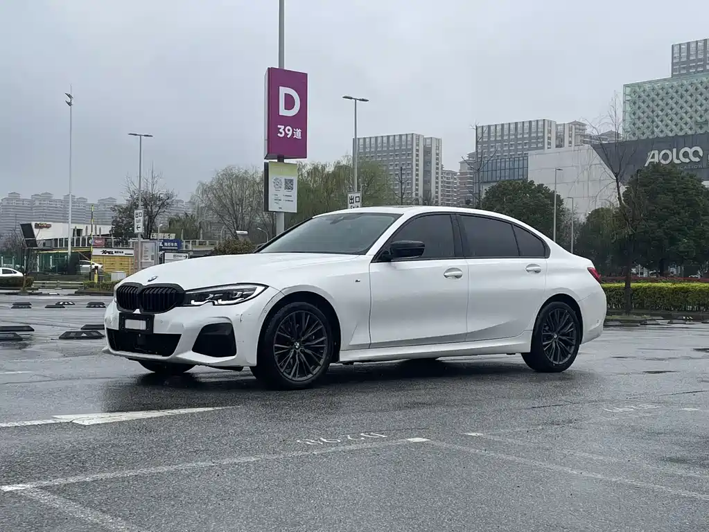 BMW BMW 3 Series 2022 Model Year Facelift 330Li xDrive M Sport Shadow Night Package 2022 - thumbnail 3
