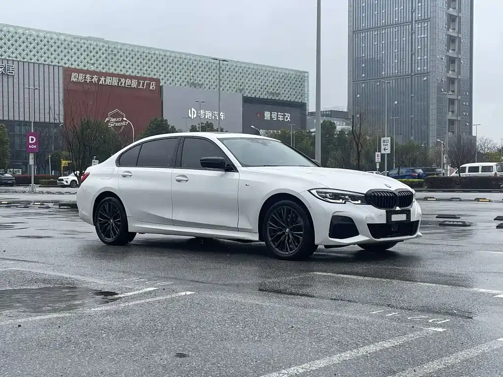 BMW BMW 3 Series 2022 Model Year Facelift 330Li xDrive M Sport Shadow Night Package 2022 - thumbnail 4