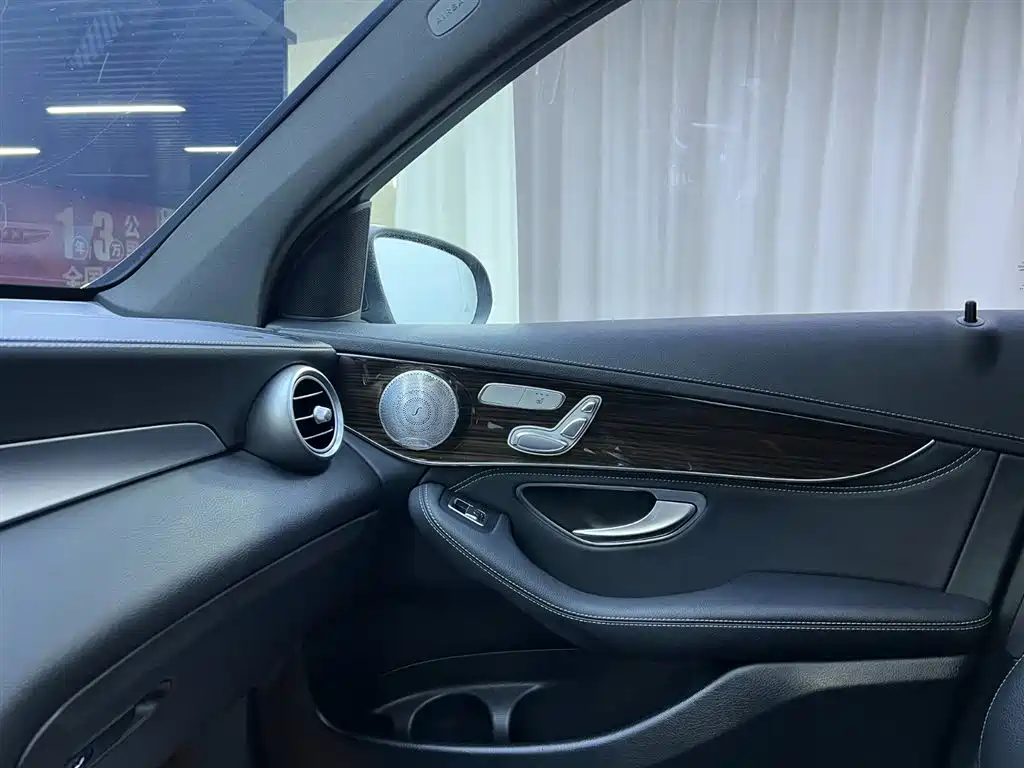 Mercedes-Benz Mercedes-Benz GLC 2018 GLC 260 4MATIC Luxury Edition 2017 - thumbnail 18