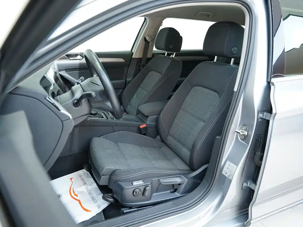 Volkswagen Viloran 2021 2.0T Comfort Edition 2023 - thumbnail 11
