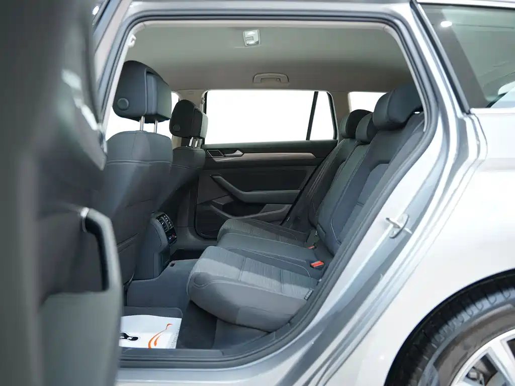 Volkswagen Viloran 2021 2.0T Comfort Edition 2023 - thumbnail 13
