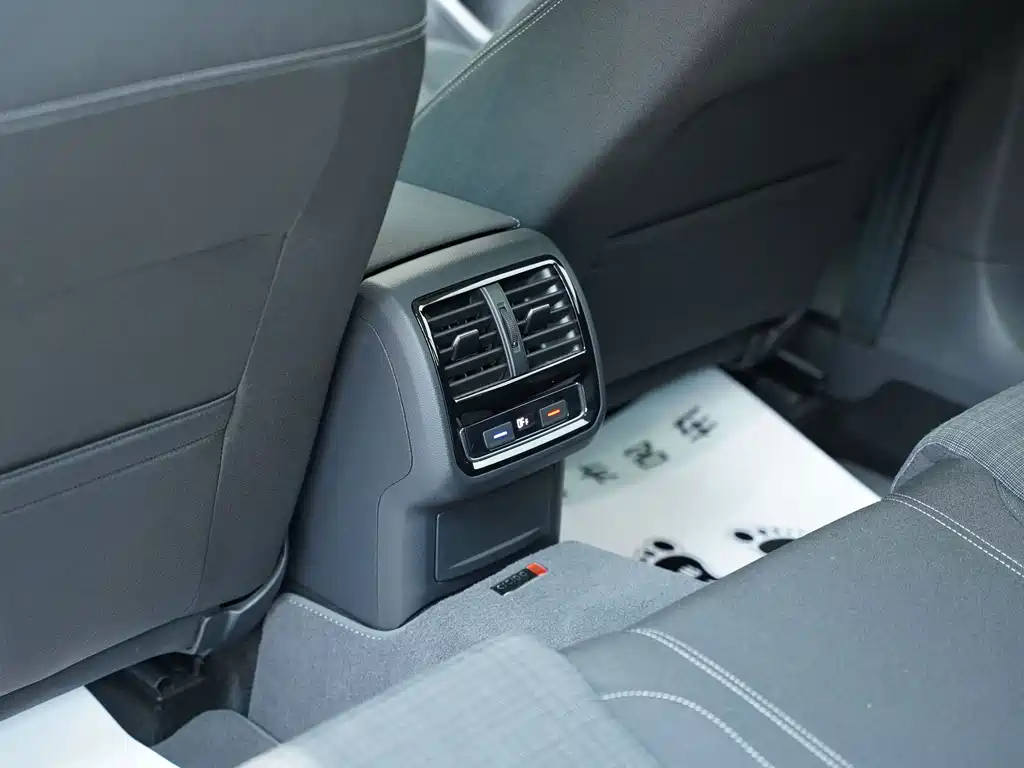 Volkswagen Viloran 2021 2.0T Comfort Edition 2023 - thumbnail 15