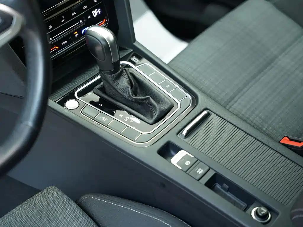 Volkswagen Viloran 2021 2.0T Comfort Edition 2023 - thumbnail 19