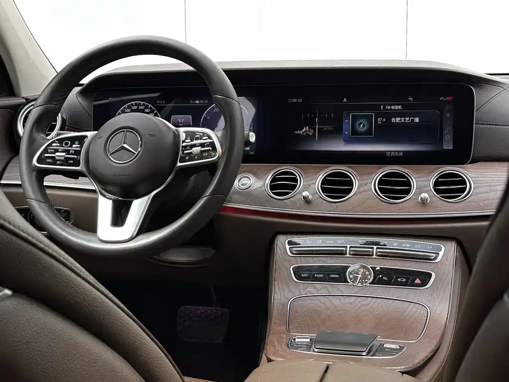 Mercedes-Benz Mercedes-Benz E-Class Plug-in Hybrid 2020 E 300 e L 2020 - thumbnail 5