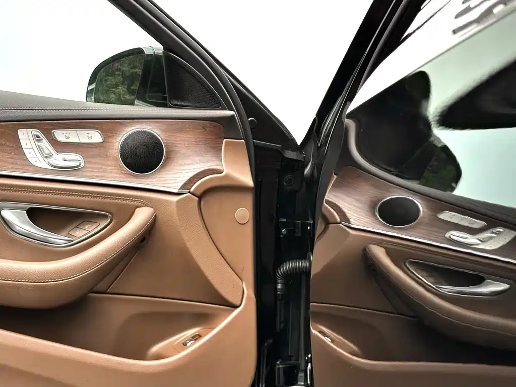 Mercedes-Benz Mercedes-Benz E-Class Plug-in Hybrid 2020 E 300 e L 2020 - thumbnail 15