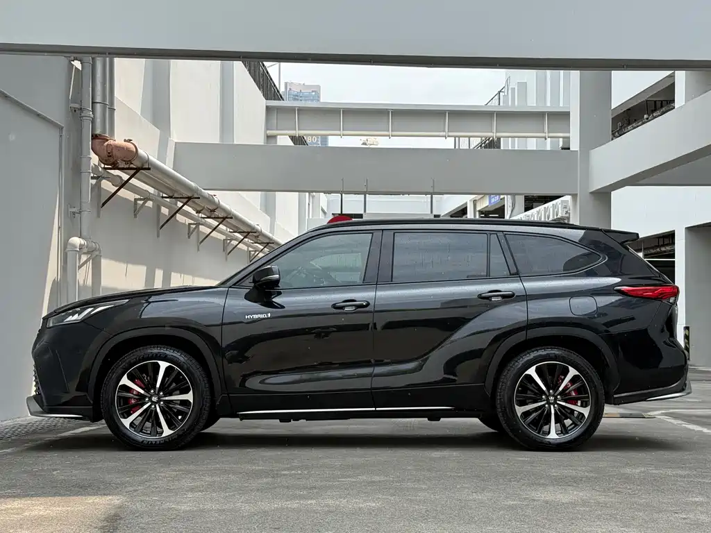 Toyota Crown Kluger 2021 2.5L HEV AWD Luxury Edition 2022 - thumbnail 17