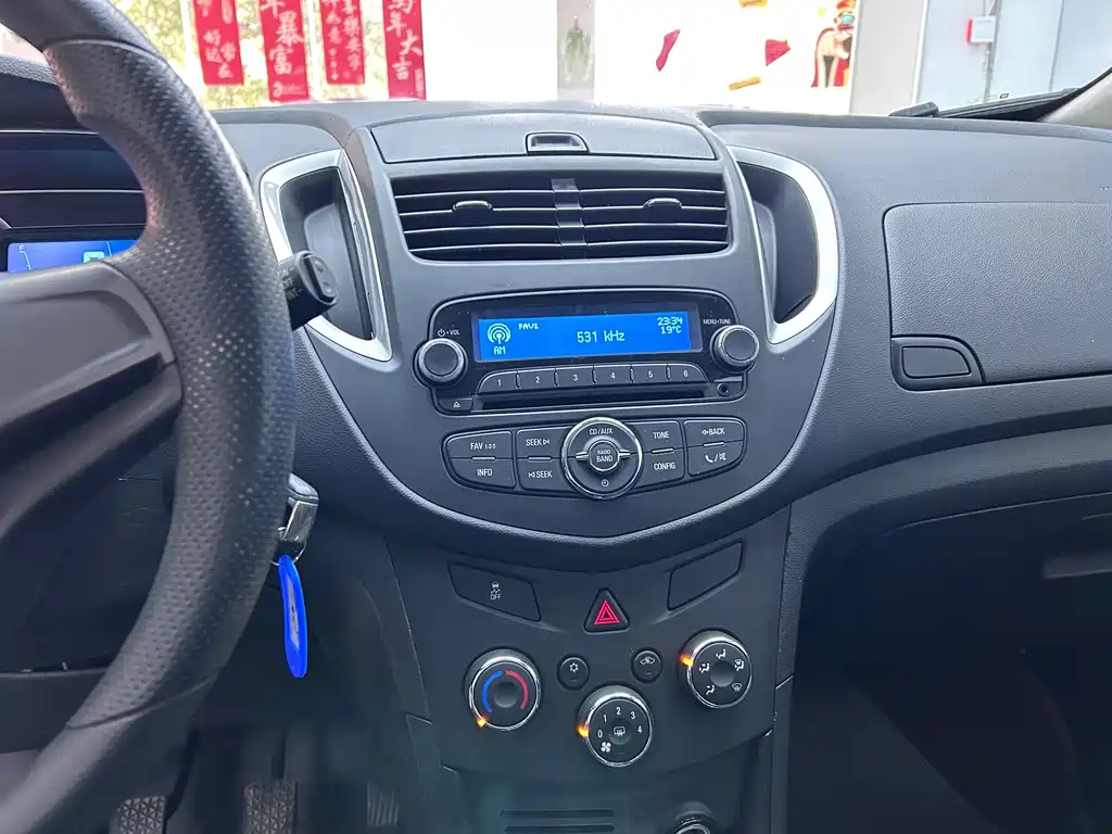 Chevrolet Trax 2016 1.4T Manual 2WD Comfort with Sunroof 2016 - thumbnail 18