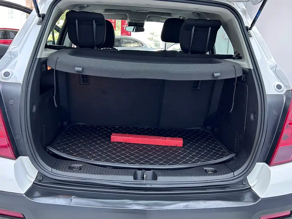 Chevrolet Trax 2016 1.4T Manual 2WD Comfort with Sunroof 2016 - thumbnail 21