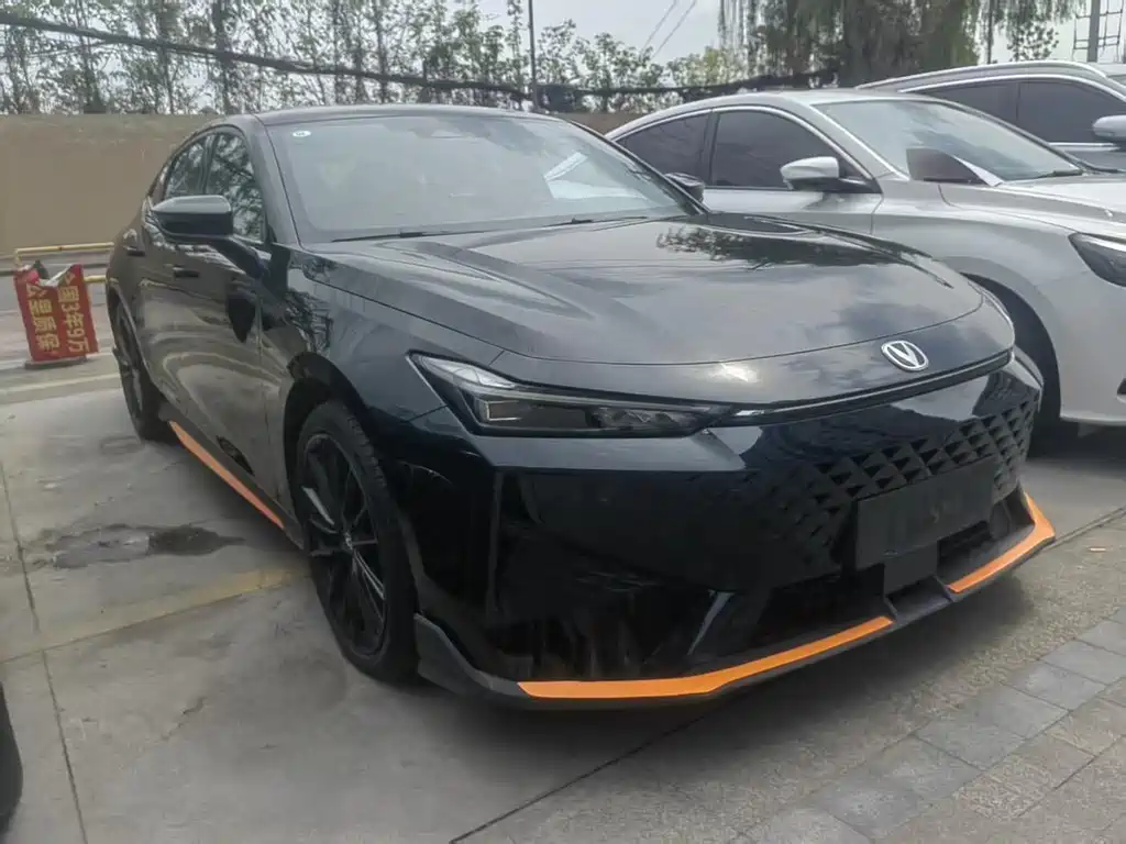 Changan Changan UNI-V 2024 1.5T Premium Sport Edition 2024 - thumbnail 2