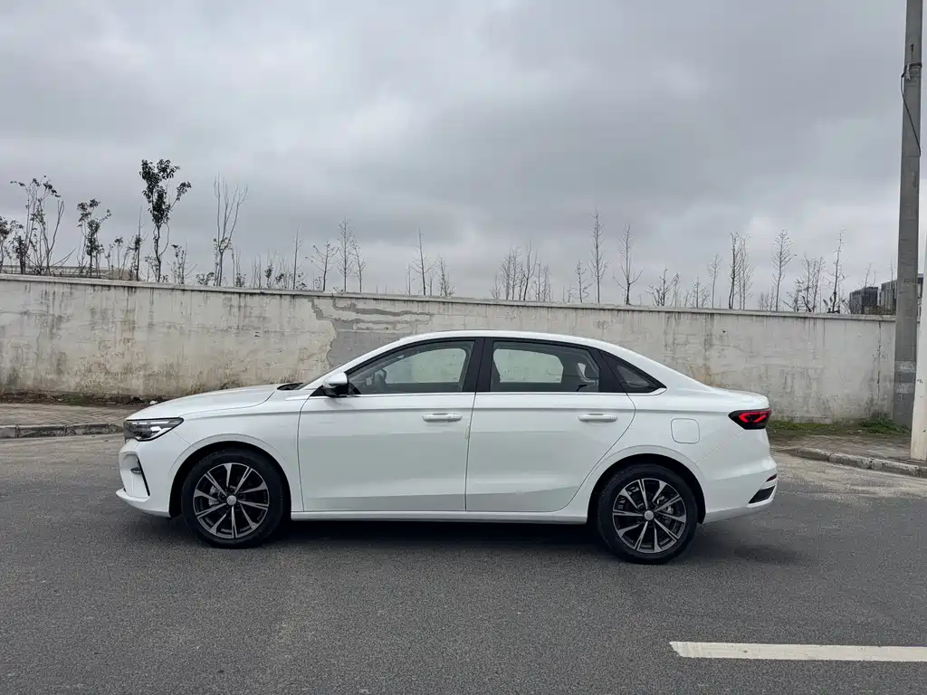 Geely Auto Geely Emgrand 2022 4th Generation 1.5L CVT Luxury Edition 2022 - thumbnail 7
