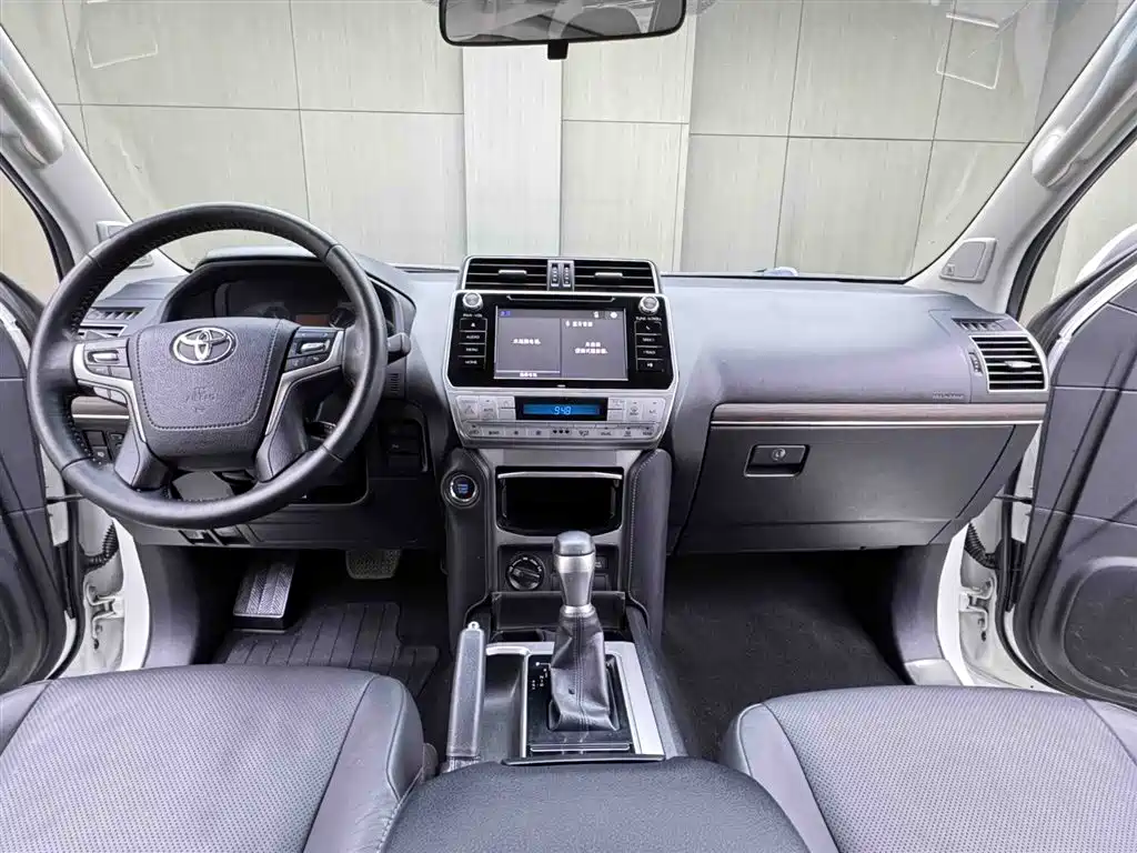 Toyota Prado 2019 3.5L Automatic TX-L Premium with Rear-Mounted Spare Tire 2020 - thumbnail 10