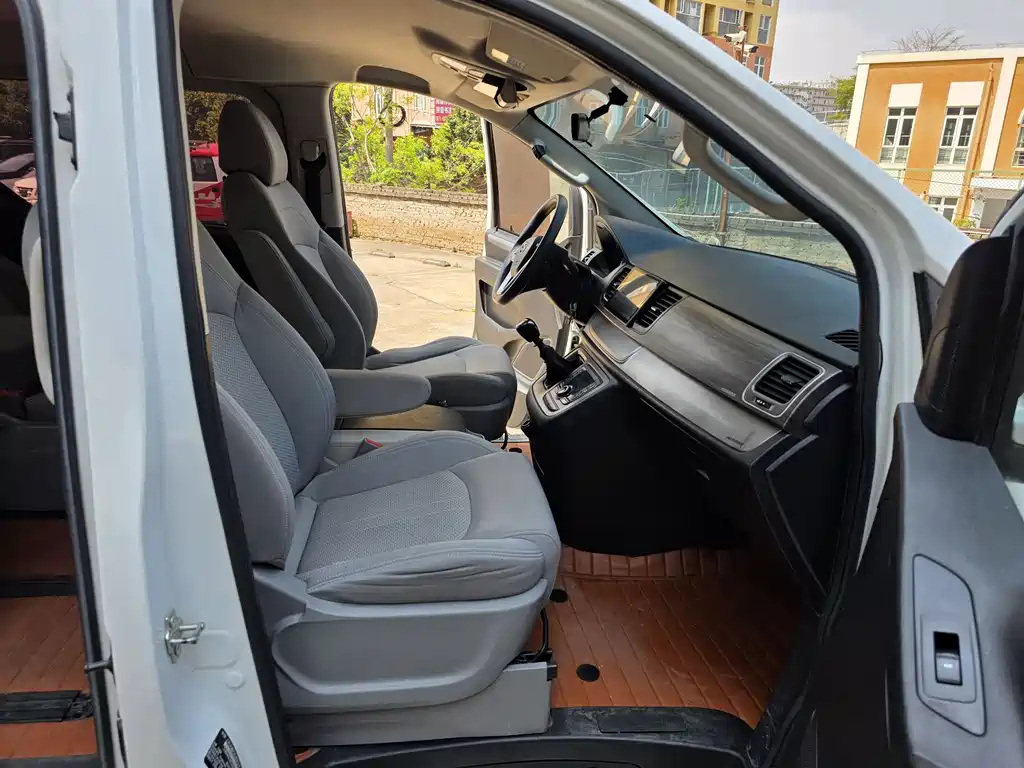 Maxus MAXUS G10 2021 2.0T Manual Elite Diesel 7-seater 2020 - thumbnail 17