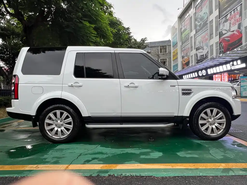 Land Rover Discovery 2016 3.0 SC V6 HSE 2016 - thumbnail 4