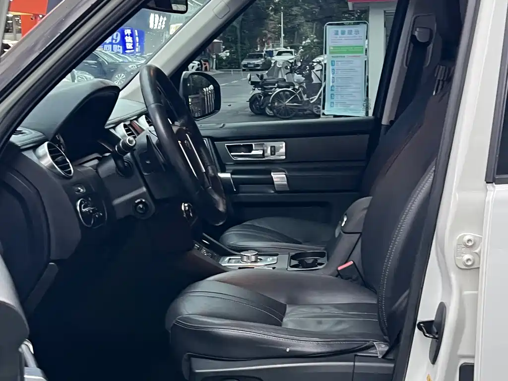 Land Rover Discovery 2016 3.0 SC V6 HSE 2016 - thumbnail 11