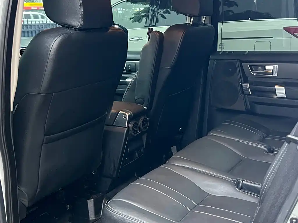 Land Rover Discovery 2016 3.0 SC V6 HSE 2016 - thumbnail 14