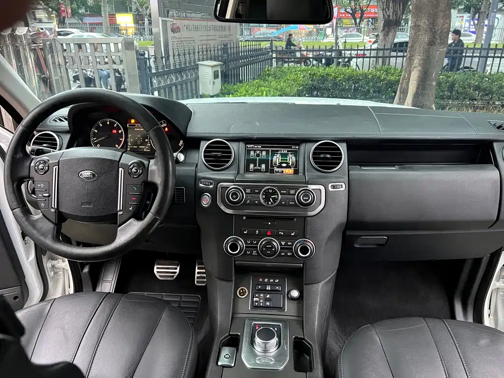 Land Rover Discovery 2016 3.0 SC V6 HSE 2016 - thumbnail 23