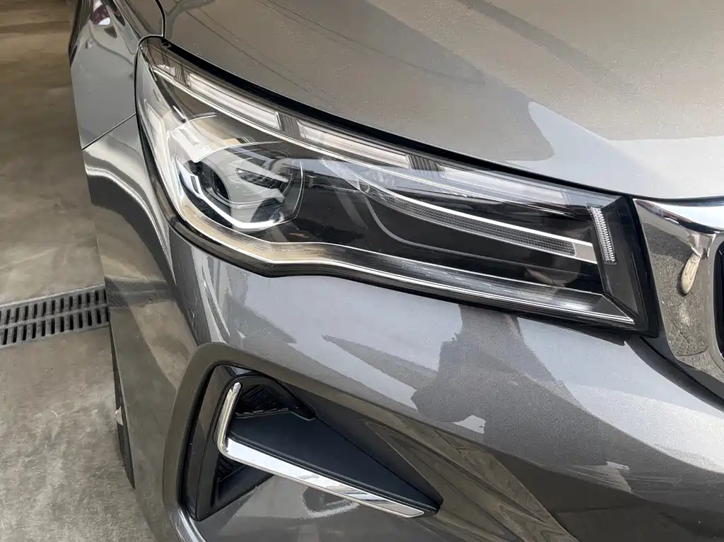 Geely Auto Geely Emgrand 2026 Model Year 4th Generation 4 Million Anniversary Edition 1.5L CVT Soaring Type 2026 - thumbnail 5