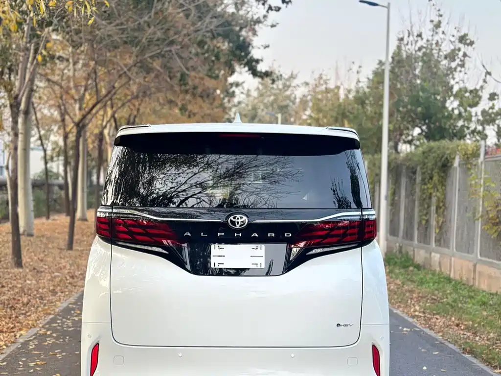 Toyota Alphard 2025 Model Hybrid 2.5L Premium Gold Edition 2026 - thumbnail 4