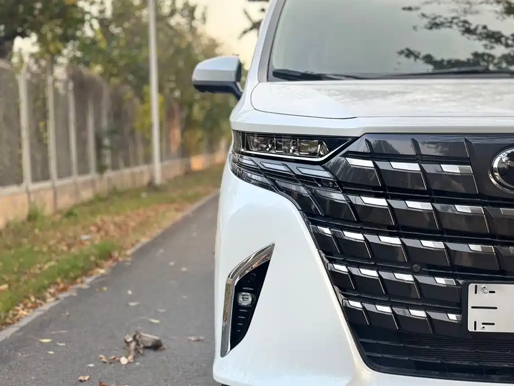 Toyota Alphard 2025 Model Hybrid 2.5L Premium Gold Edition 2026 - thumbnail 7