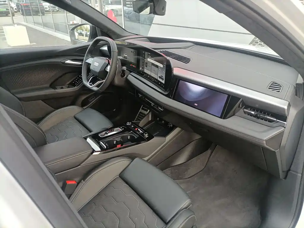 Audi Audi Q6L e-tron 2026 Launch Edition 2025 - thumbnail 6