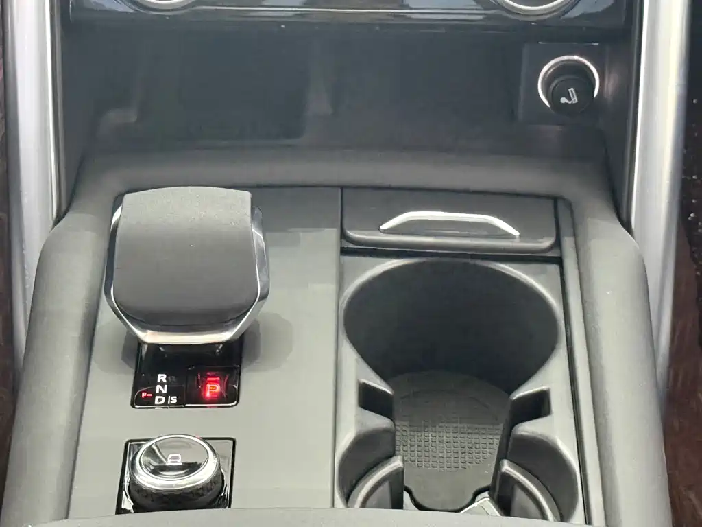 Land Rover Discovery 2021 360PS R-Dynamic SE 2022 - thumbnail 10