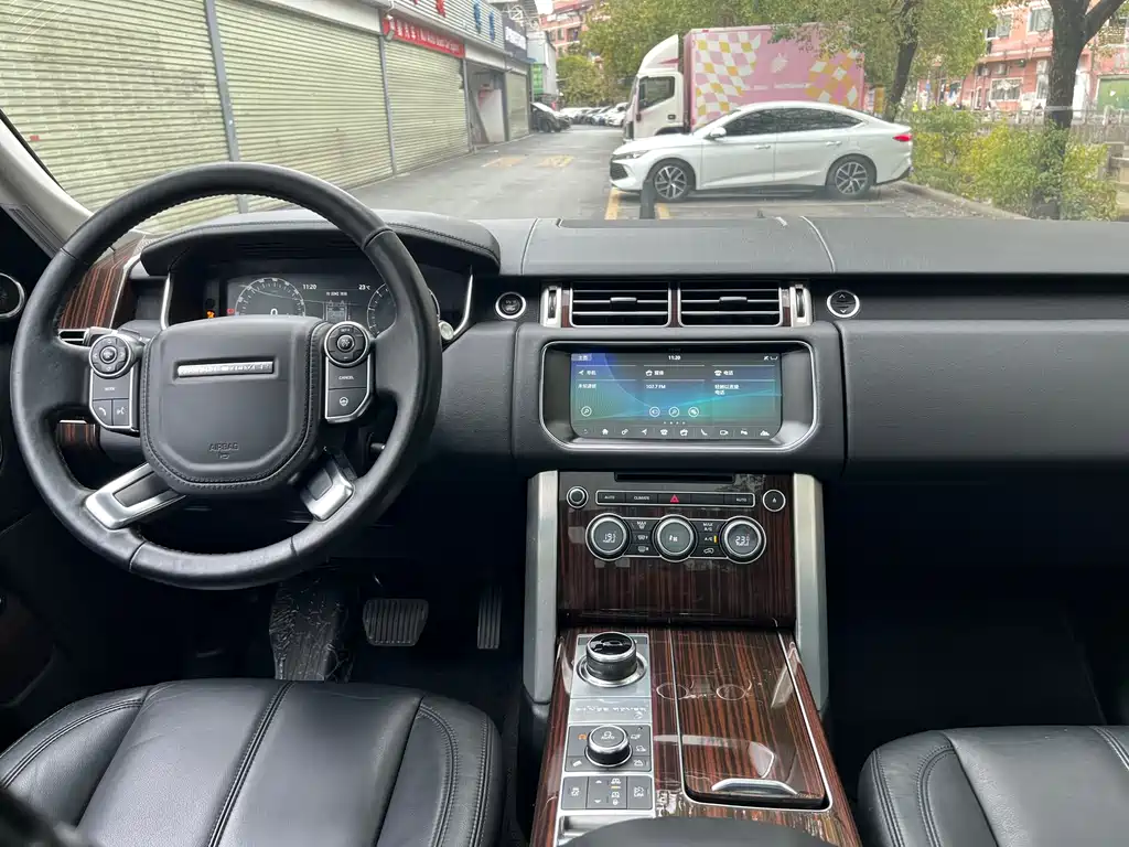 Land Rover Range Rover 2017 3.0 SC V6 Vogue 2018 - thumbnail 14