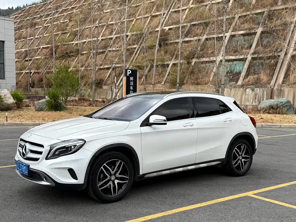 Mercedes-Benz Mercedes-Benz GLA 2016 GLA 200 Style 2016