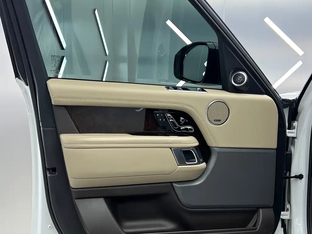 Land Rover Range Rover 2021 3.0 L6 Autobiography Long Wheelbase Classic Edition 2021 - thumbnail 11