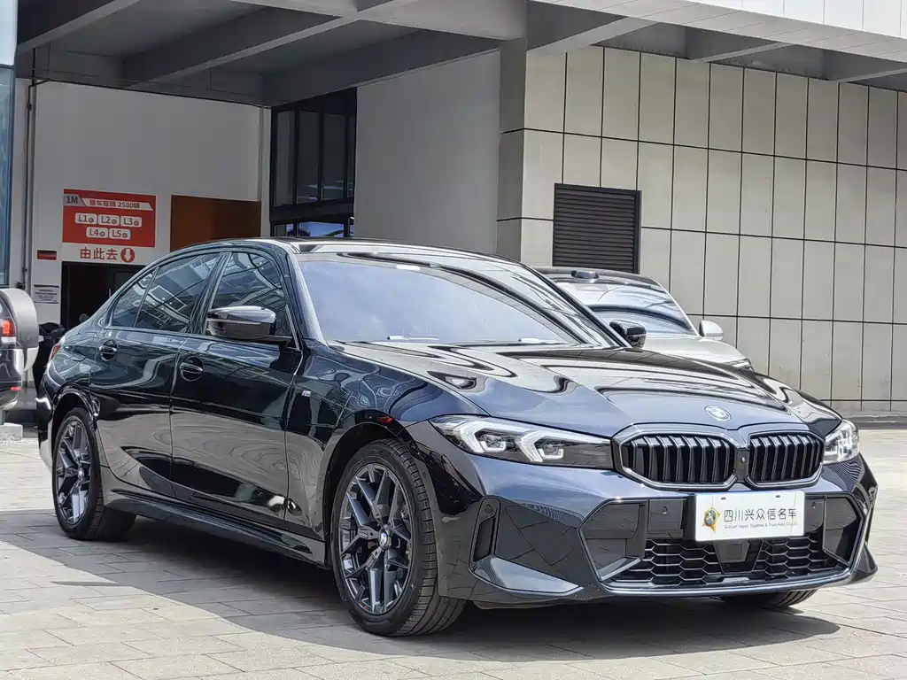 BMW BMW 3 Series 2024 330Li M Sport Shadow Night Package 2024 - thumbnail 4