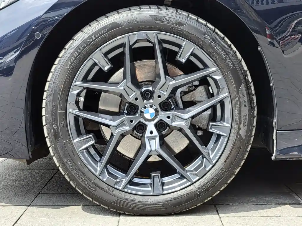 BMW BMW 3 Series 2024 330Li M Sport Shadow Night Package 2024 - thumbnail 8