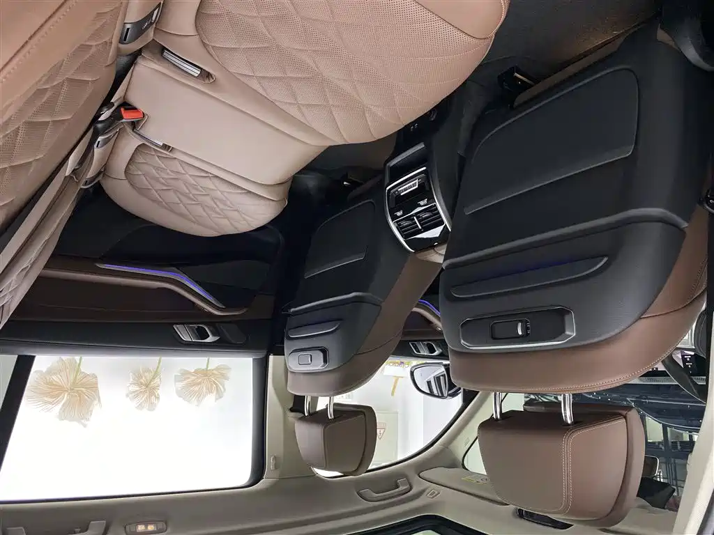 BMW BMW X7 xDrive40i Luxury Package 2025 - thumbnail 8