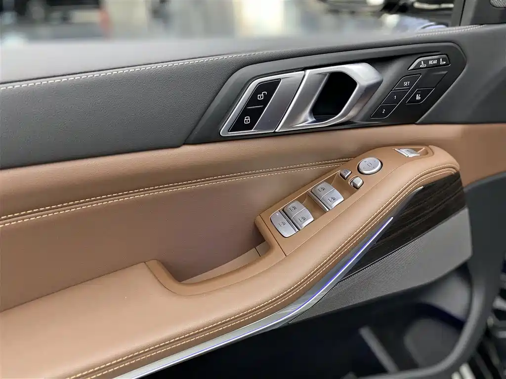 BMW BMW X7 xDrive40i Luxury Package 2025 - thumbnail 23