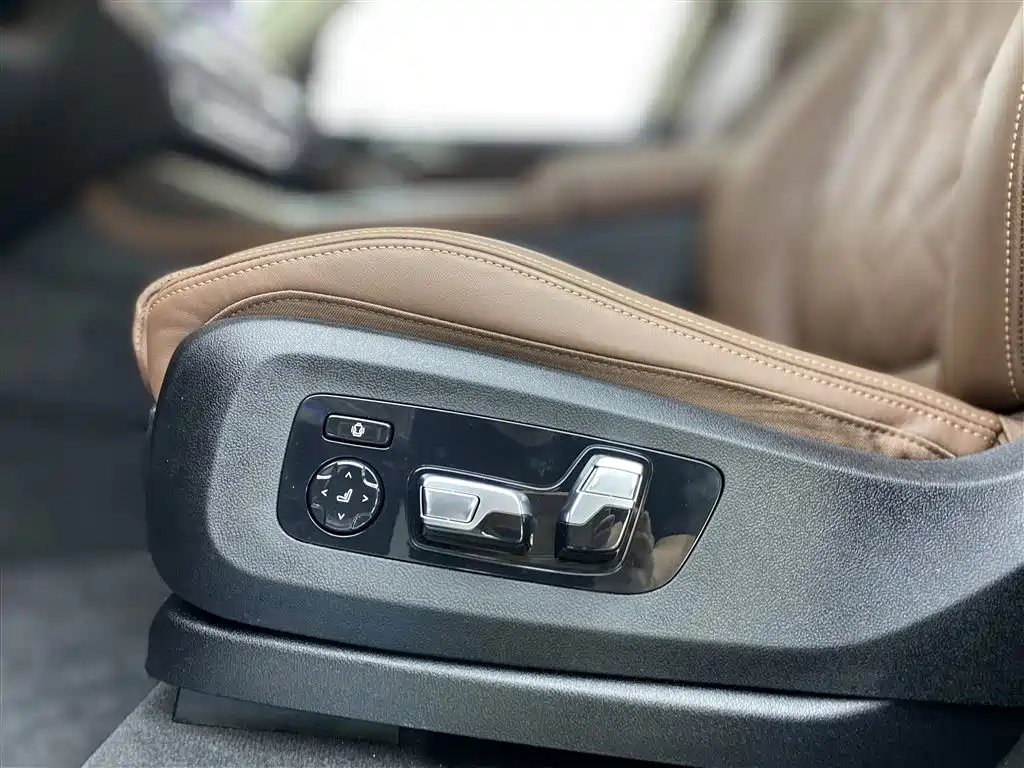 BMW BMW X7 xDrive40i Luxury Package 2025 - thumbnail 24