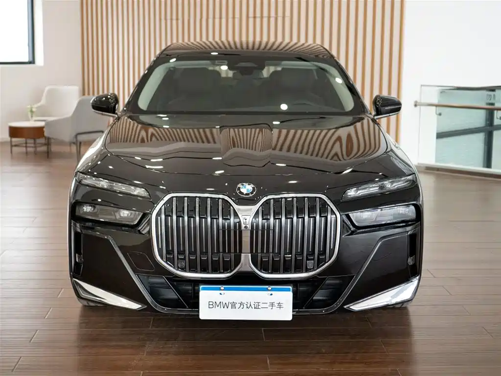 BMW BMW 7 Series 2023 740Li Leading Model M Sport Package 2025 - thumbnail 3