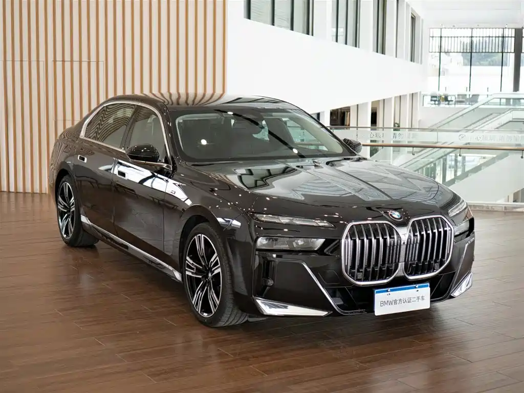 BMW BMW 7 Series 2023 740Li Leading Model M Sport Package 2025 - thumbnail 4