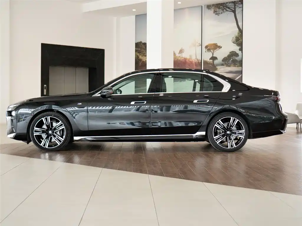 BMW BMW 7 Series 2023 740Li Leading Model M Sport Package 2025 - thumbnail 5